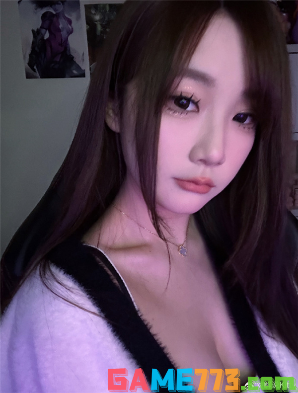 LOL资讯：新人美女解说Kitty疑似与G2AD新恋情曝光?