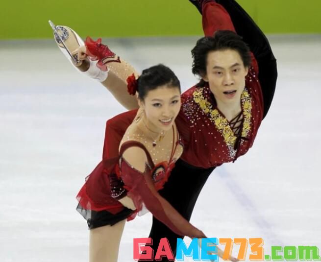 中国首枚冬奥会双人滑金牌，是由哪对花滑情侣夺得的